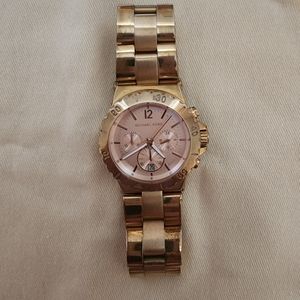 Used Micheal Kors rosegold watch